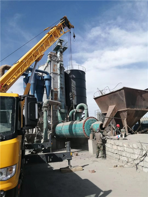 扶余市设备搬运等各类工程项目中，吊车起着关键作用