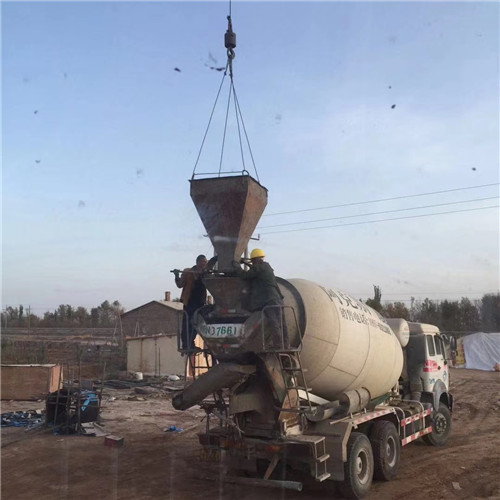 扶余市“精准瞄准”—— 吊车的 “定位导航” 技术